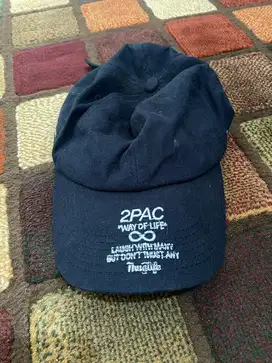 Topi Hitam 2PAC