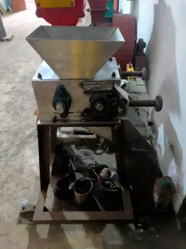 Mesin parut jahe lengkuas dll