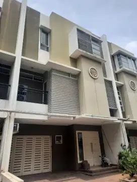 DiJual Rumah 4 Lantai di Gading Lavender Kelapa Gading