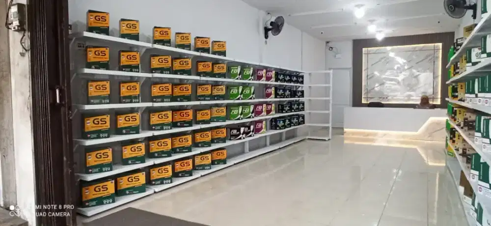 Rak Besi Pajangan Barang Jualan