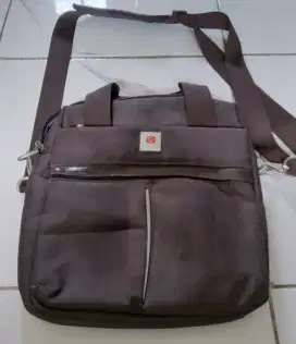 Di jual tas selempang merk POLO Classic.bisa buat Pria ataupun Wanita.