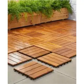 Decking kayu ,untuk memper cantik halaman ruman dan halaman kolam.