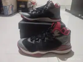 Sepatu Basket Air Jordan Black Red 42