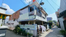 Dijual Rumah 2 Lantai bisa langsung di gunakan untuk usaha kost-kostan