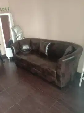 Menerima pesanan sofa baru/servis