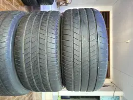 Ban Bridgestone Alenza 001 Runflat/RFT 305 40 r20