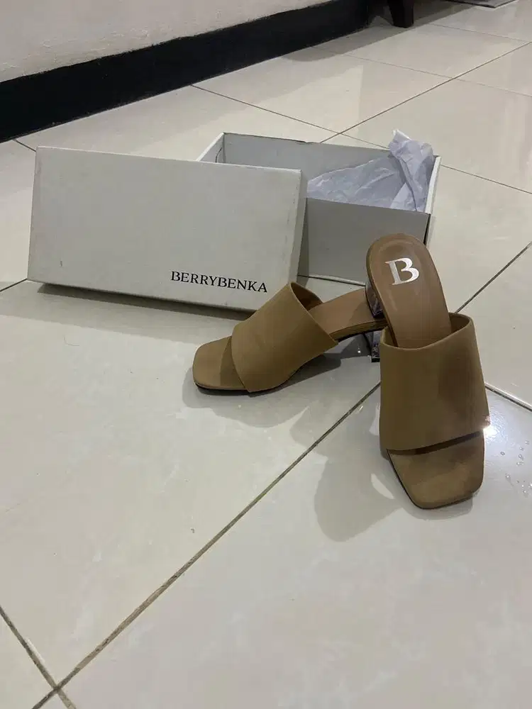 Ibira beige berrybenka