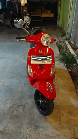 Di jual piaggio vespa lx matic 125 iget tangan pertama.