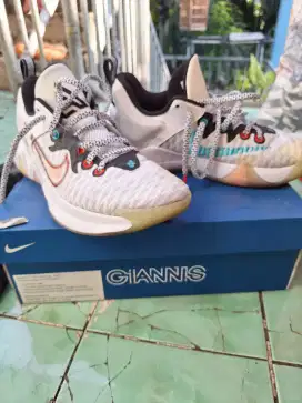 Sepatu nike giannis