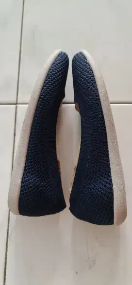 BARU 2 X PAKAI  Sepatu SKATCHER