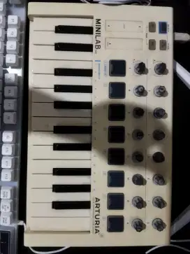 ARTURIA MINILAB MK2 MINI KEYBOARD