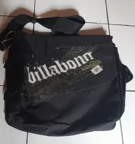 Tas Selempang BILLABONG model Messenger