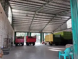 Showroom di Jalan Raya Gadog Dekat Tol ( Lokasi Komersil )