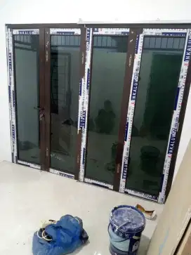 Pintu lipat 4 daun