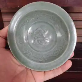 Piring celadon motif ikan antik vintage cina