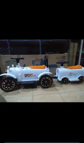 Mobil aki anak gandeng