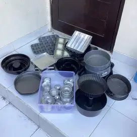 Satu set loyang isi banyak banget, barang baru dan preloved mix