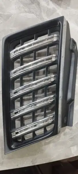 Grill depan Pajero 2011