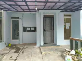 Disewakan atau dijual rumah di Grand Pinus regensi dekat summarecon