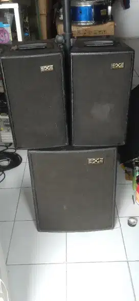 Edge acoustic PA15 system