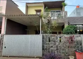 Dikontrakan rumah 2 lantai