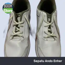 Sepatu Freestyle Putih Bekas - Masih Keren & Nyaman Dipakai!