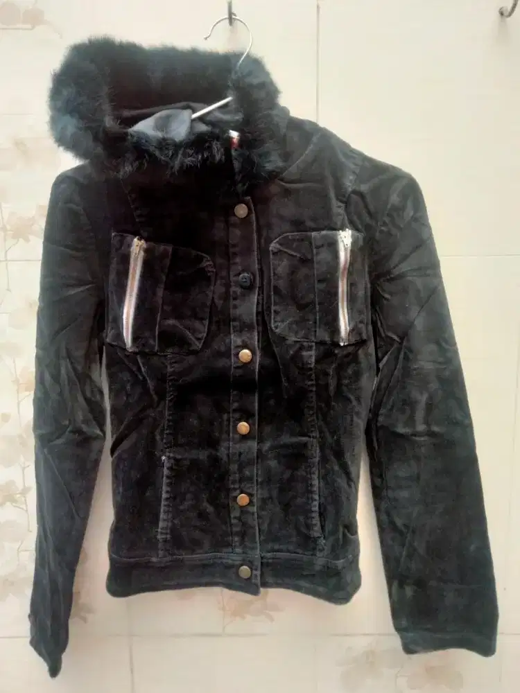 Jaket bertudung, Face's