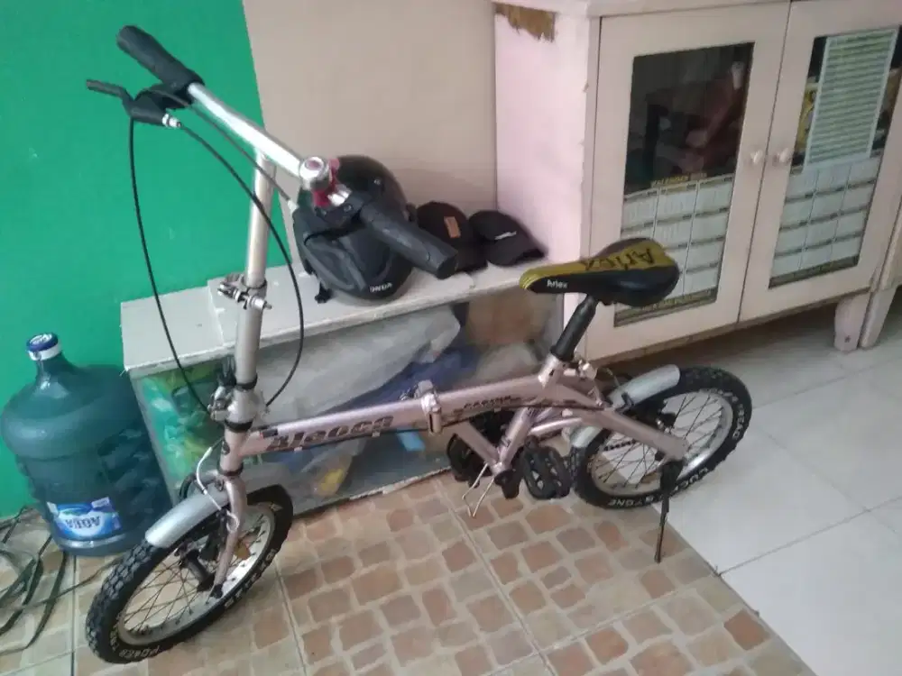 Sepeda lipat dewasa dan anak-anak