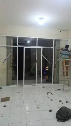 Pintu kaca kusen aluminium