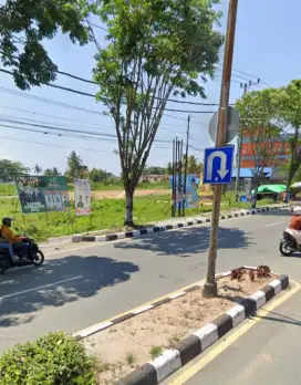 Tanah pinggir jalan tembus kelaut 2,4 H batakan