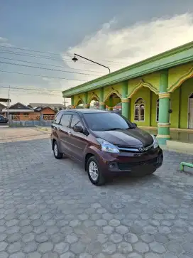 Xenia R Deluxe 2012 Maroon