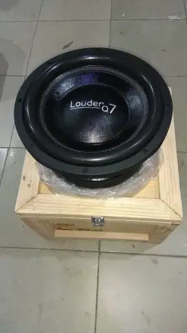Sub woofer 12 in Q7 Louder Watt 10ribu kondisi bekas normal 2 x pakai