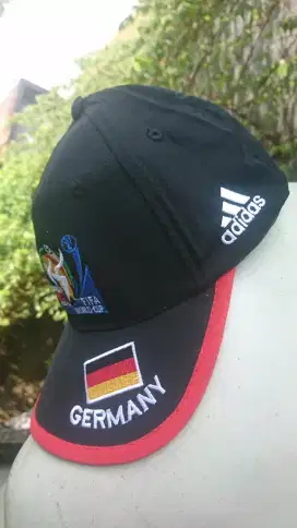 Topi  ADIDAS  HITAM PIALA DUNIA negara GERMAN