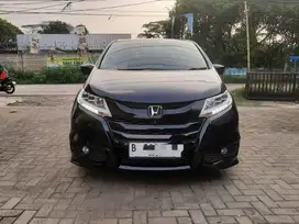 Honda Oddisey 2017 Facelift Hitam