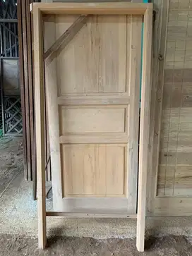 Kusen Pintu Kamper (Bahan Kayu Bekas)