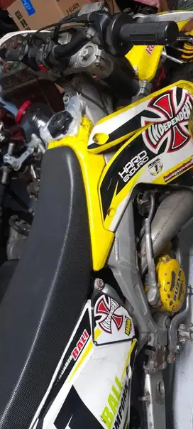 Suzuki rm 250  spesial engine