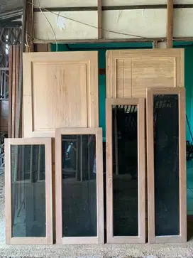 Daun Jendela Kamper (Bahan Kayu Bekas)