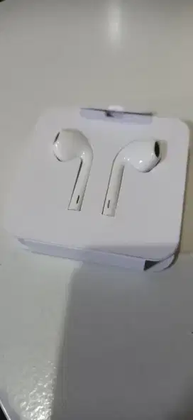 handset iphone XR ori bawaan nya dri baru bli blm.dipakai