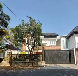 Rumah Garuda Bintaro Jaya Sektor 1 Jaksel Brand New ada Kolam Renang