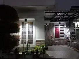 DISEWAKAN/DIJUAL rumah 1 lantai setengah include barang barang