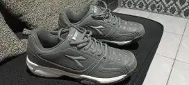 Diadora limited edition Warna Abu2