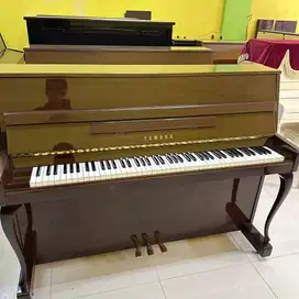 Piano Yamaha LU 110-T