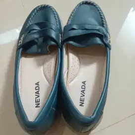 Sepatu wanita merk nevada