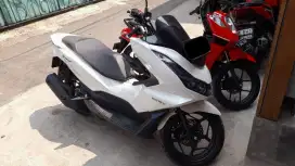 HONDA PCX e:HEV 2022