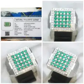 Natural Batu Green Tsavorite Garnet plus sertifikat