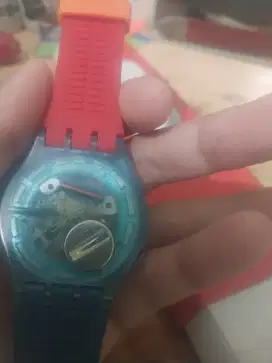 Jam tangan swatch suos101 sudah terpasang pelindung kaca