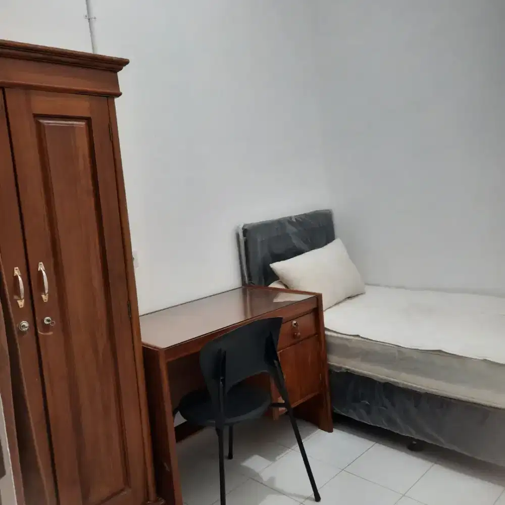 Terima kos putri lokasi strategis