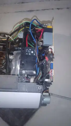 Terima servis ac pasang ac bongkar ac isi freon ac pasang pipa ac baru