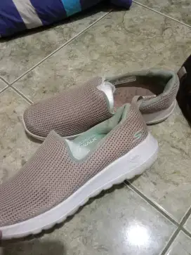 Dijual sepatu skechers