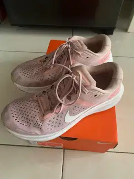 Sepatu lari NIKE Air Zoom Structure 23 Women's Road Running Shoes